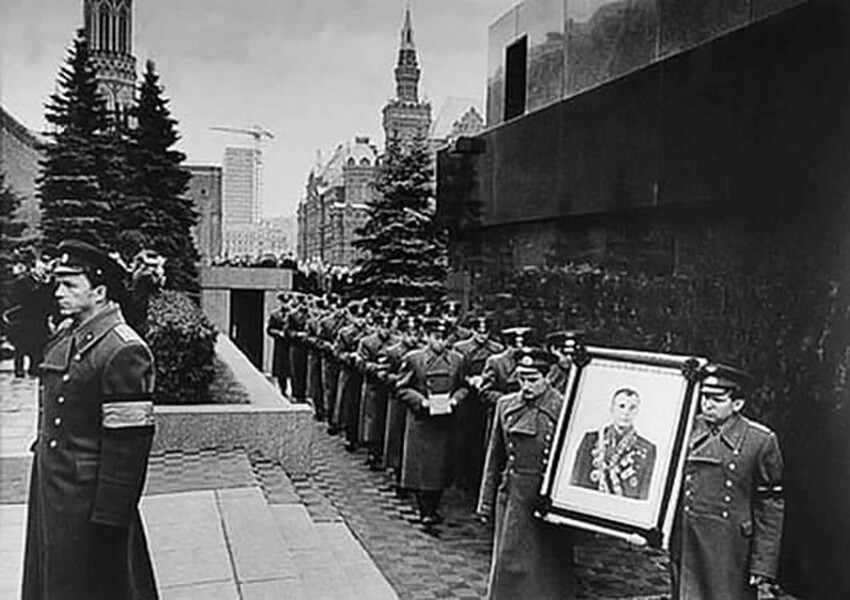 30 марта 1968 г. Похороны Юрия Гагарина - первого человека планеты Земля, побывавшего в космосе.