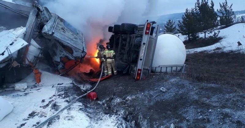 Авария дня. Столкновение двух грузовиков в Челябинской области