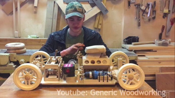 Старшеклассник создал полностью функциональную деревянную модель автомобиля с поразительной детализацией