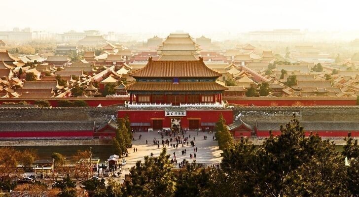 9. Самый большой дворец в мире находится в Китае