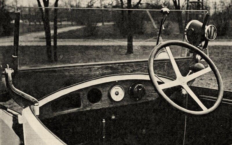 Первая легковушка СССР: у нее был правый руль!