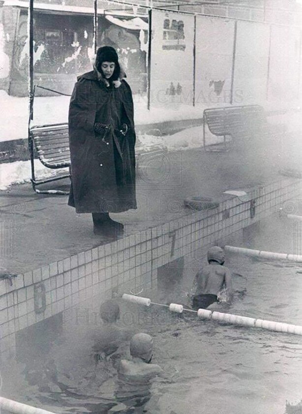 В бассейне “Москва”. 31 января 1970 года  Согласно архивным записям московских метеослужб, температура воздуха в этот день опускалась до -28 градусов.
