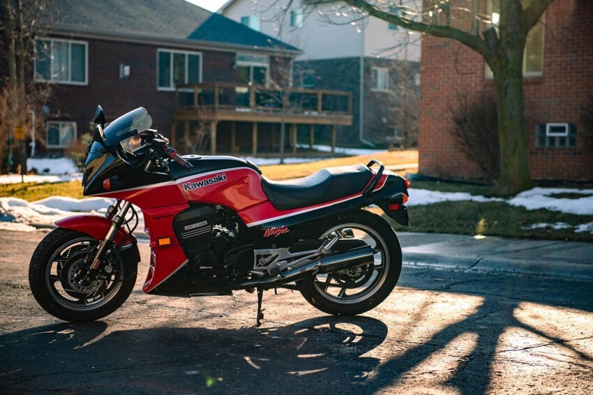 Kawasaki Ninja gpz900r old Ghost