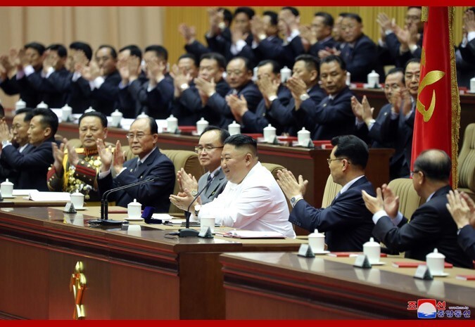 В Северной Корее пышно отпраздновали день рождения Ким Ир Сена