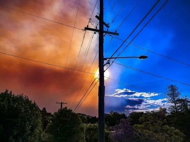 Фото дыма от пожаров, который укутывал небо в городах Австралии