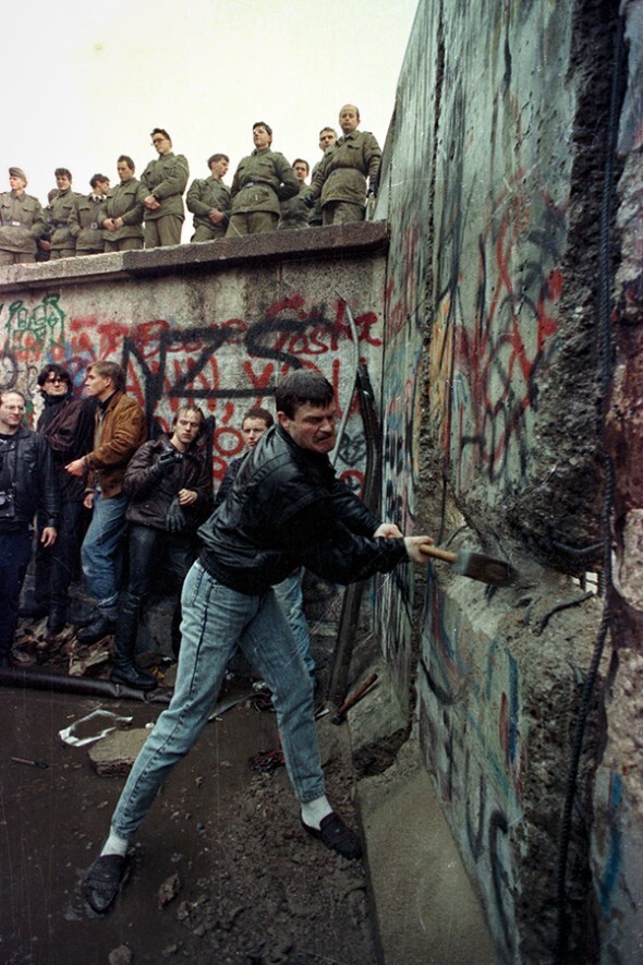 День падения Берлинской стены, 1990 год