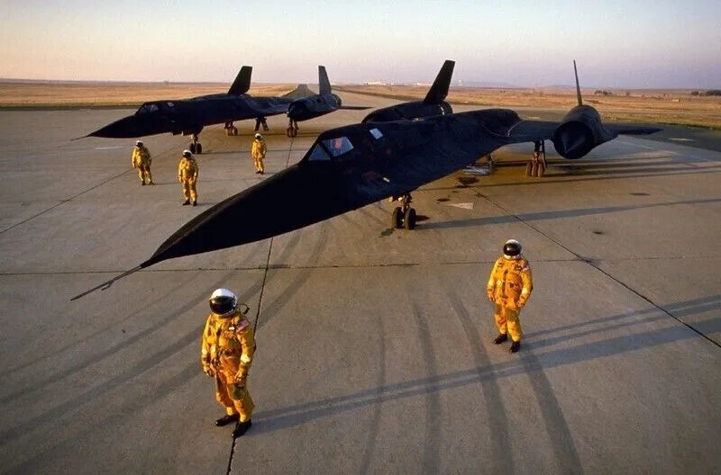 Стратегический сверхзвуковой разведчик Lockheed SR-71 Blackbird