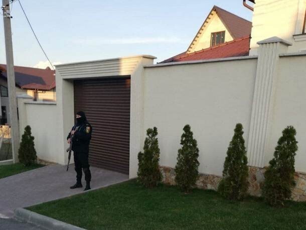 В Кишиневе обиженный сотрудник швырнул гранату во двор работодателю