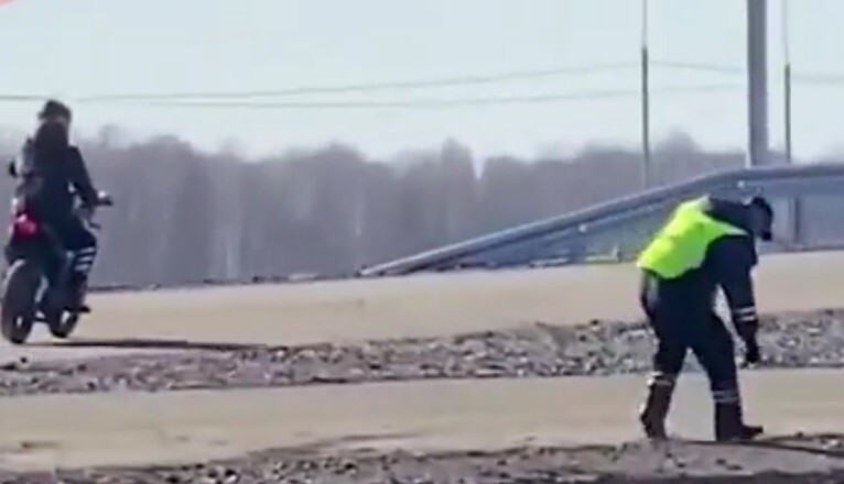 Запись эпичной погони сотрудника ГИБДД за рокером попала в сеть: видео