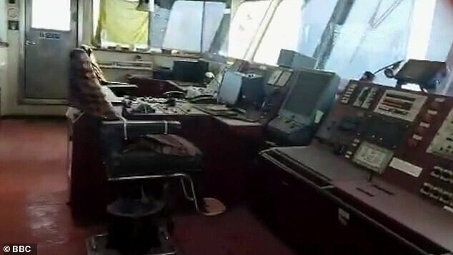 Моряк провел четыре года на корабле-призраке в Суэцком заливе без воды и электричества 