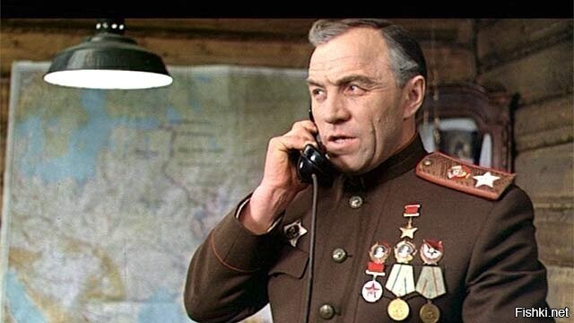 Маршал Жуков,штандартенфюрер Штирлиц (полковник Исаев) и полковник Гуляев мар...