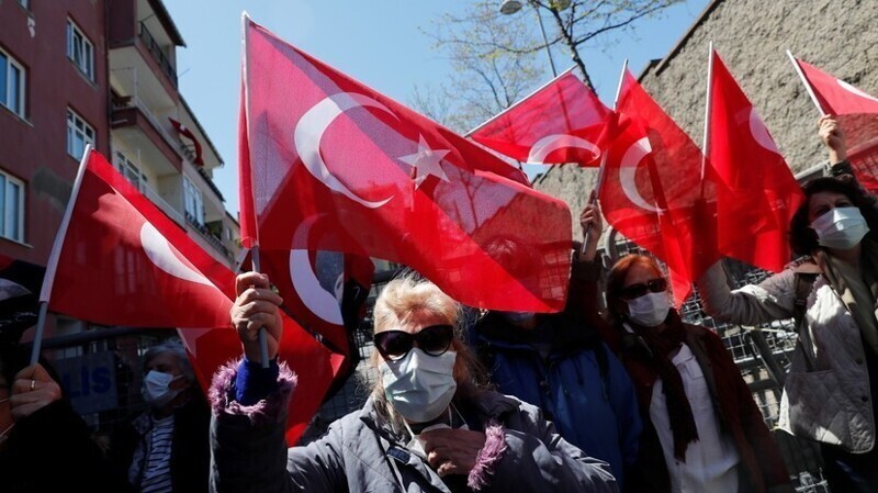 В Турции призвали власти признать Крым российским