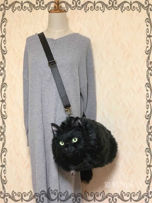 Японка сшила рюкзак-кота. Это просто чудо что такое!