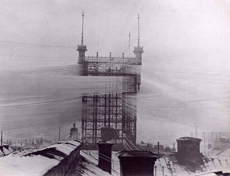 22. Стокгольмская телефонная башня с примерно 5 500 телефонными линиями, 1890 год