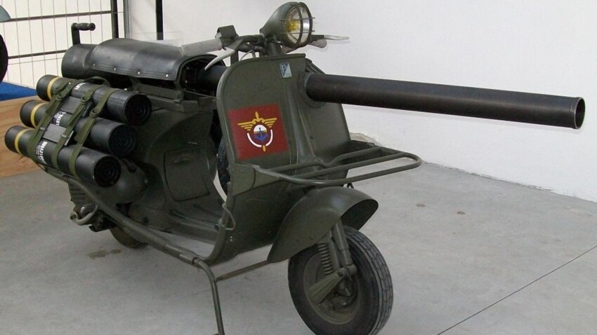 Piaggio Vespa с 75-мм безоткатной пушкой М20