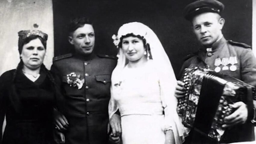 Война войной, а любовь по расписанию: свадебная статистика времен ВОВ