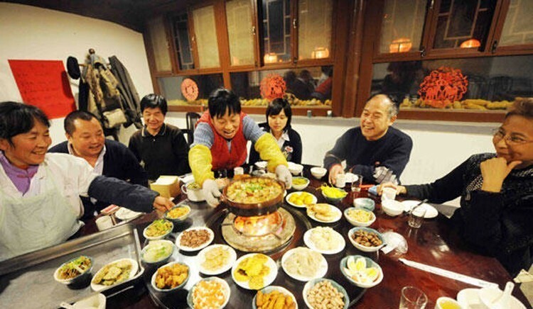 "Общество чистых тарелок": китайцев обяжут есть экономно