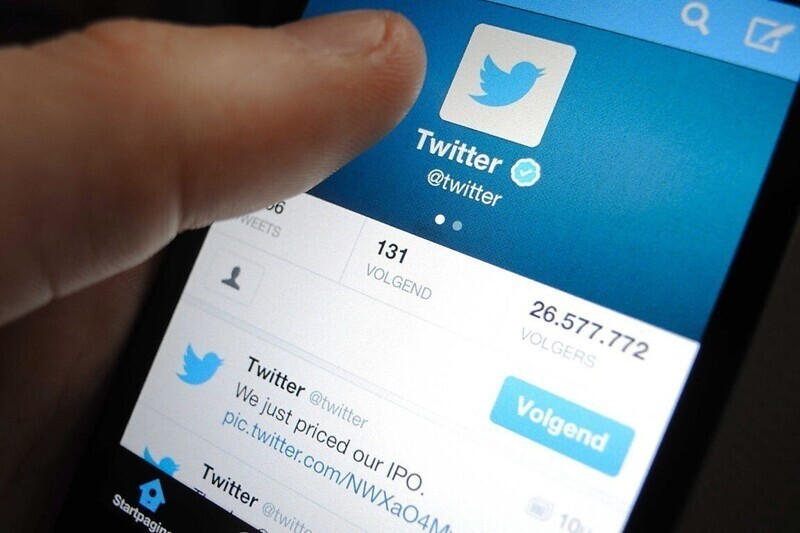 Признает ли Twitter российские законы
