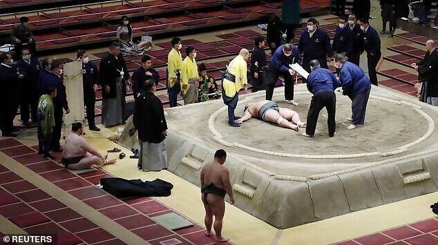 Погибший на ринге сумоист заставил задуматься о безопасности спортсменов