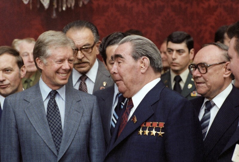Брежнев и Картер. Переговоры в Вене и подписание договора ОСВ-2. За секунду до поцелуя. 1979 г.