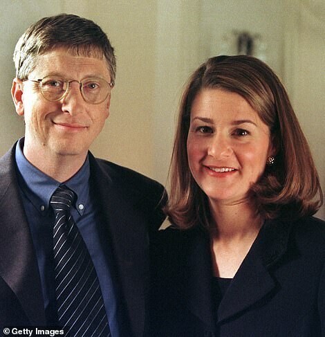 Билл Гейтс разводится с женой и делит имущество после 27 лет брака
