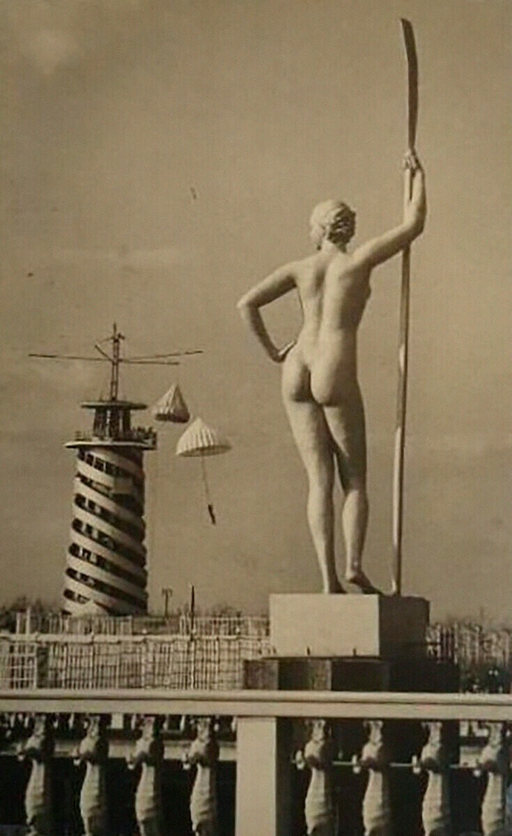 Скульптура "Девушка с веслом", 1936 г.