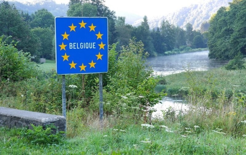 В Бельгии фермер случайно «перенес» бельгийско-французскую границу