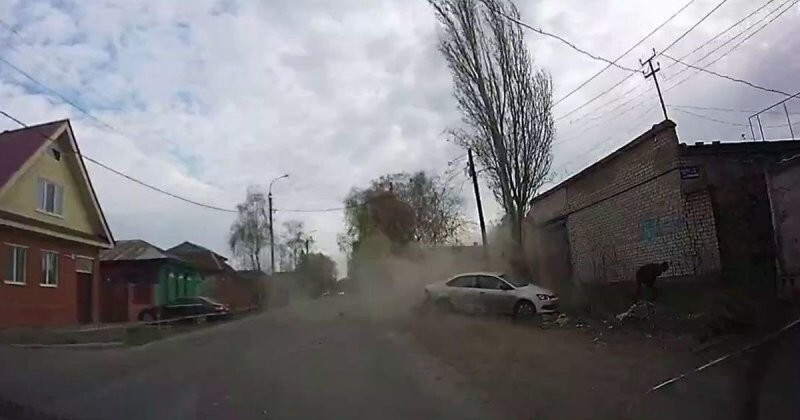 Авария дня. В Башкирии водитель «Поло» погиб, врезавшись в дерево