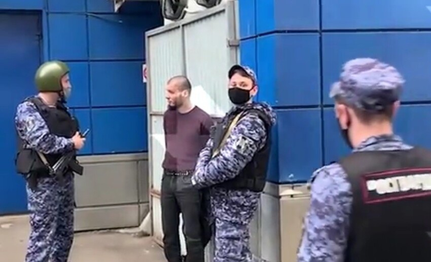 В Москве мужчина оказал сопротивление и открыл огонь по бойцам Росгвардии