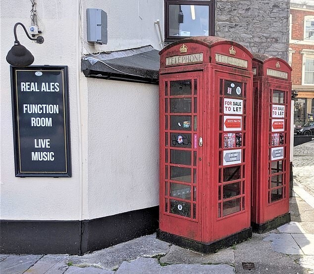 Красную телефонную будку в Лондоне продают по цене однушки в Москве