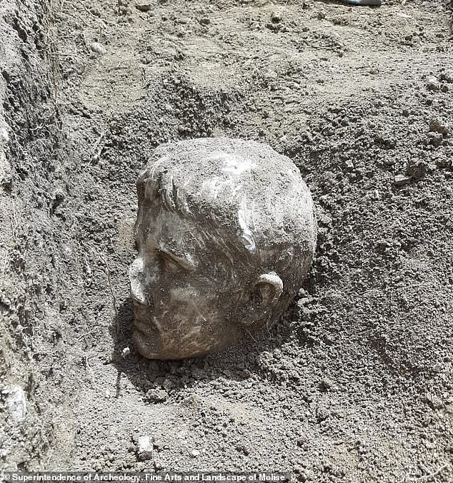 Археологи откопали голову императора Августа