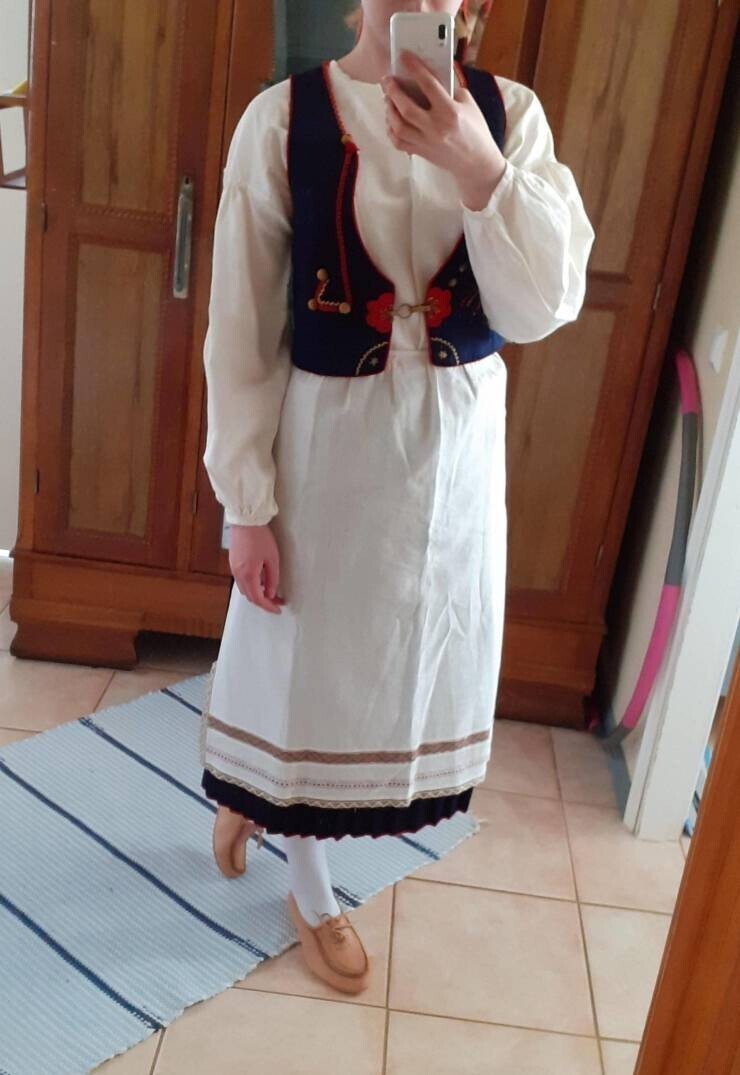 "Нашла в гардеробе бабушки традиционное финское платье 1936 года"