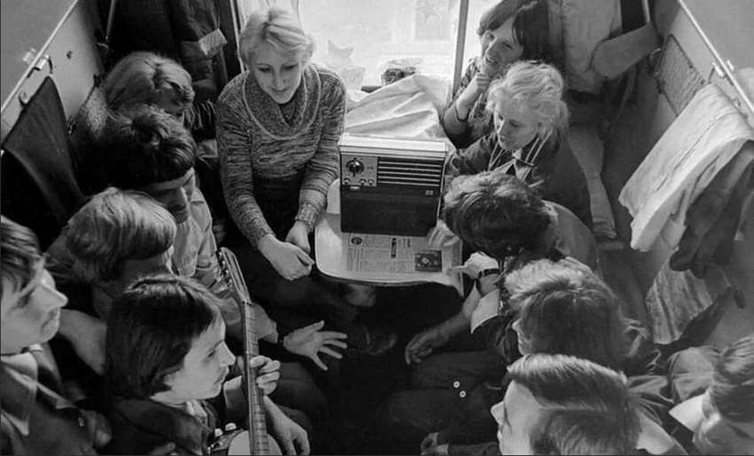 Поезда страны Советов: редкие фото плацкарта и купе СССР