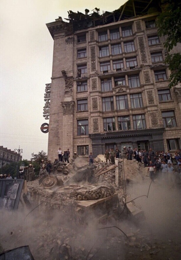 Рухнувший фасад Главпочтамта на Крещатике, 1989 год, Киев