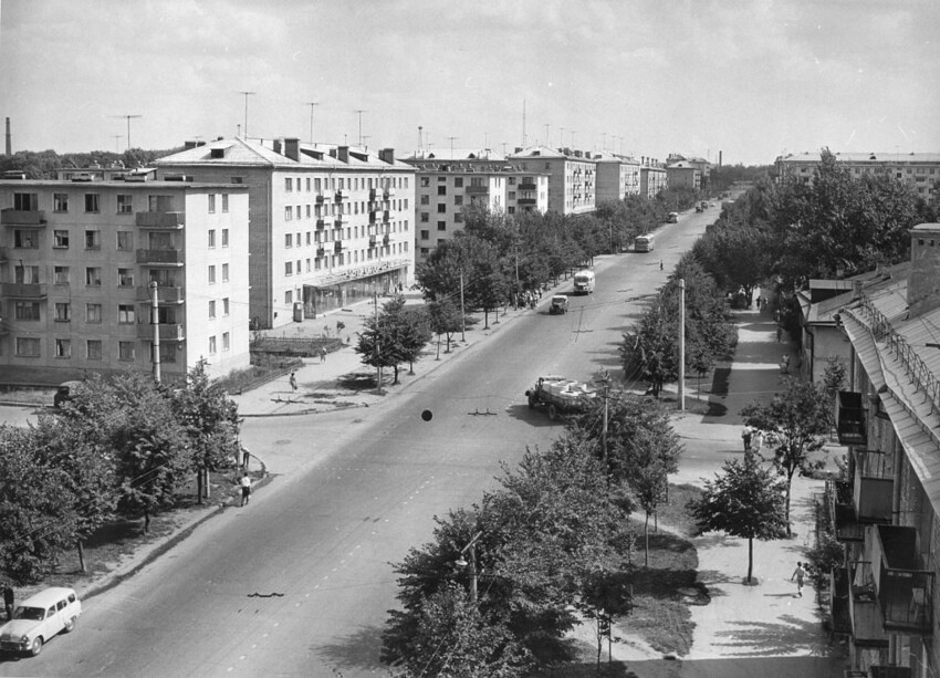 Рязань, ул.Дзержинского 1960-е годы. Район магазина "Урожай".