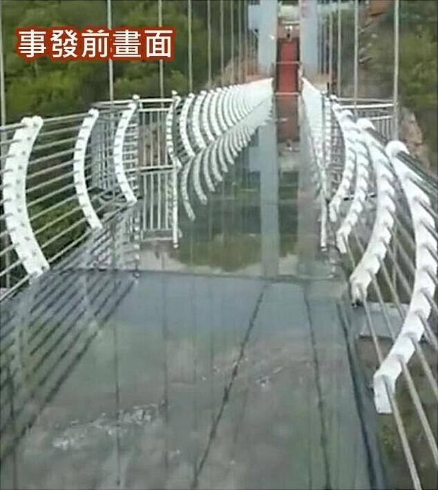 В Китае турист чуть не простился с жизнью на стеклянном мосту