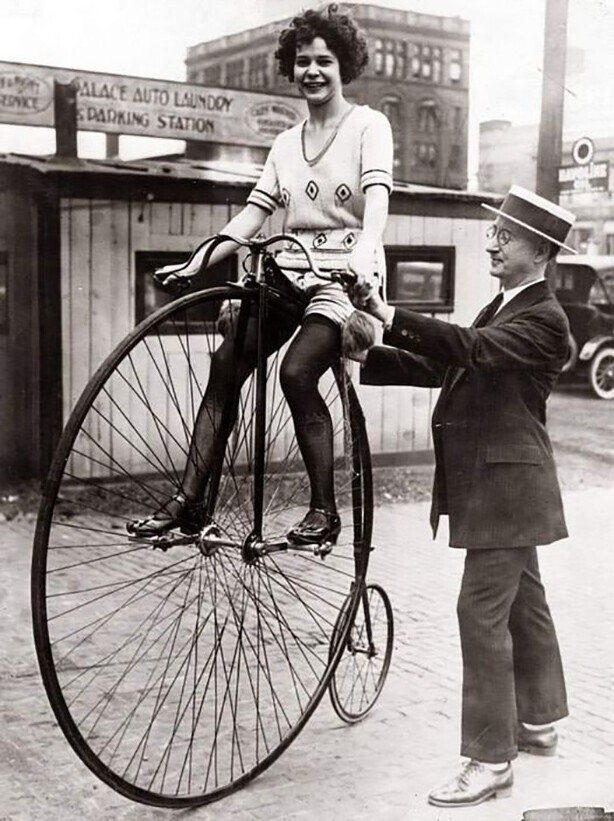 Велосипедистка, Чикаго, 1922 год