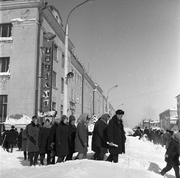 Южно-Сахалинск после снежного бурана 60-е годы