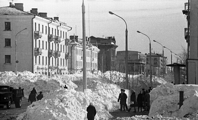 Южно-Сахалинск  в 1960-х