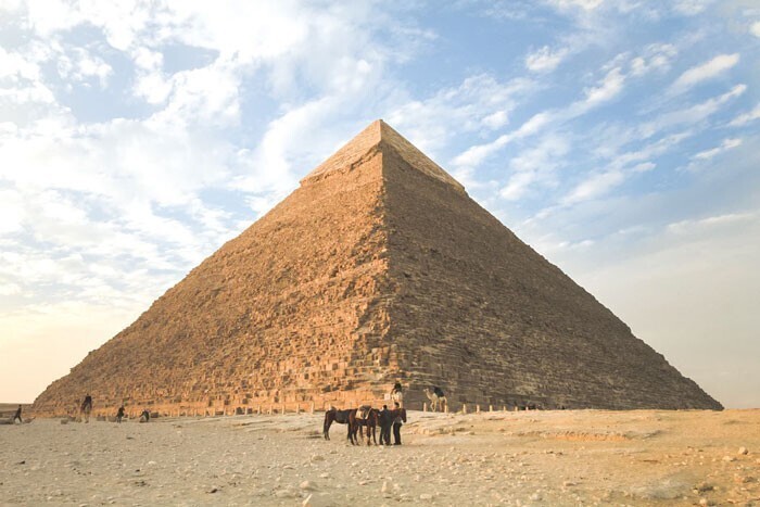 "Я американец, и по работе жил в Египте. По приезду меня спрашивали: "А ты жил в пирамиде, да?"