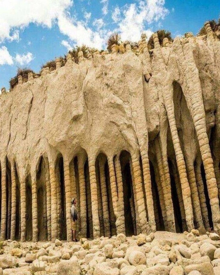 25. Каменные колонны озера Кроули, штат Калифорния