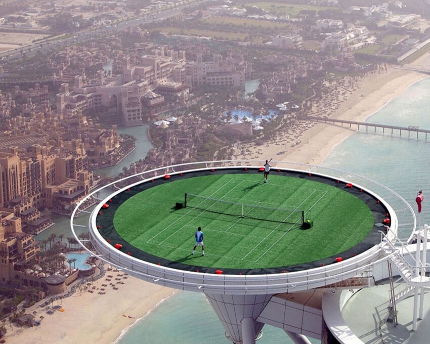 Теннисный корт на крыше небоскрёба Бурдж-аль-Араб