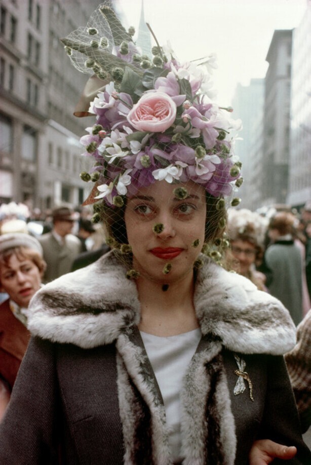 Женщина во время ежегодного пасхального парада, Нью-Йорк, 1964 год.
