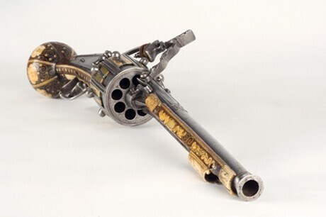 Старейший в мире револьвер, сделанный Гансом Стоплером в Нюрнберге, 1597 г.