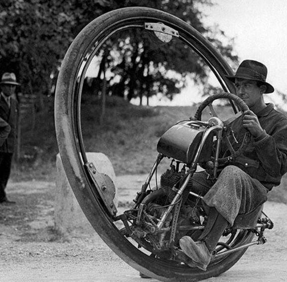 6. Знаменитый одноколесный мотоцикл с максимальной скоростью 150 км в час (1931 г.)