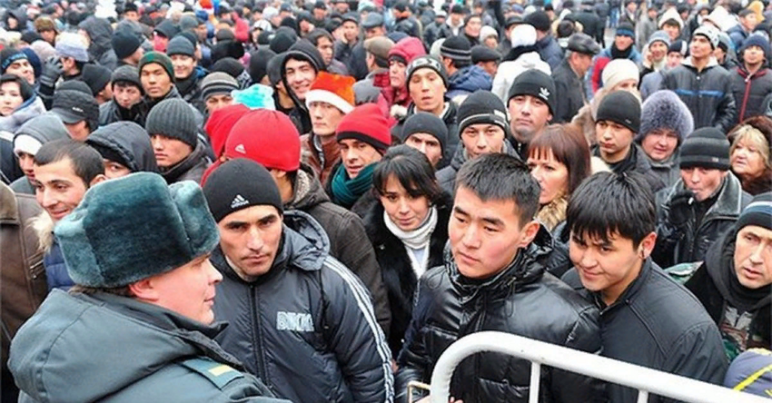 В декабре 2020 года МВД сообщало, что количество мигрантов из-за пандемии сократилось не менее чем в полтора раза. Сейчас их в России около 6 миллионов