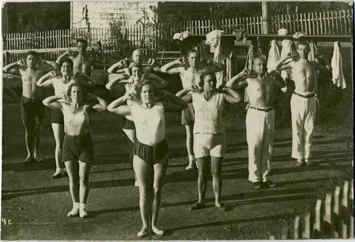 Танцы, шахматы и пляж: как граждане СССР проводили время в Домах отдыха