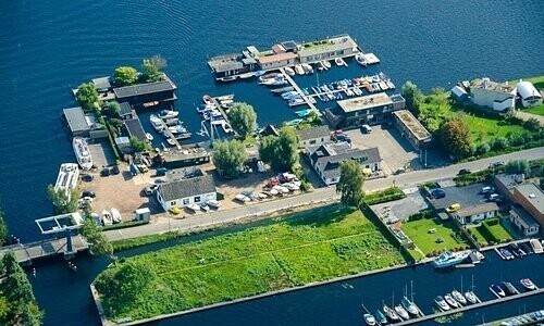 Загадочное резанное озеро в Нидерландах