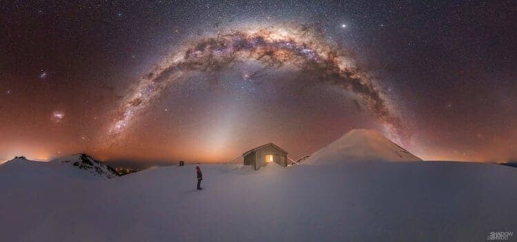 "Млечный путь с горы Тарнаки", Ларрин Рэй, гора Тарнаки, Новая Зеландия