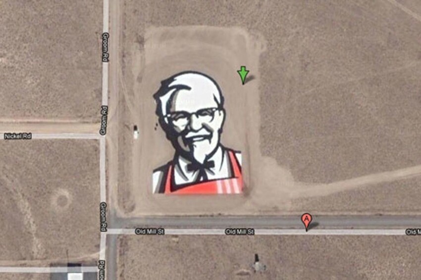 1. Гигантское лого KFC, которое видно из космоса – 30 000 долларов